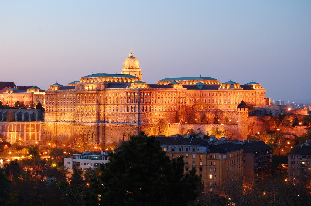 Buda_Castle_Evening_2010